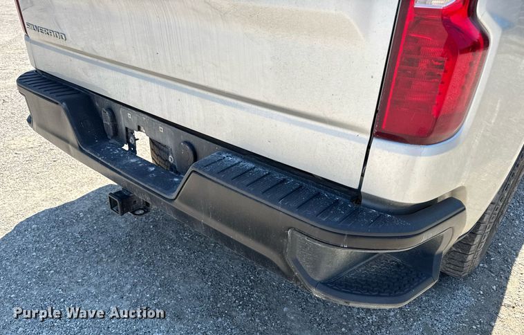 image for item EN4603 2020 Chevrolet  Silverado 1500 Crew Cab pickup truck