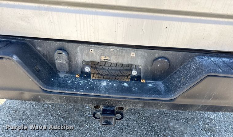 image for item EN4603 2020 Chevrolet  Silverado 1500 Crew Cab pickup truck