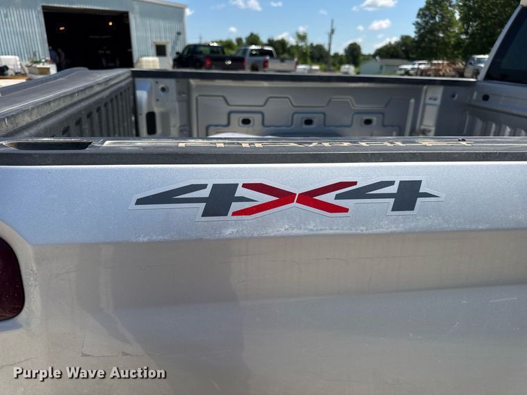 image for item EN4603 2020 Chevrolet  Silverado 1500 Crew Cab pickup truck