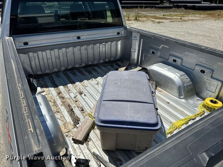 image for item EN4603 2020 Chevrolet  Silverado 1500 Crew Cab pickup truck