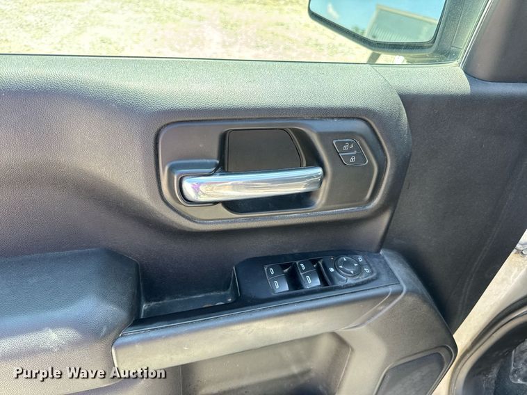 image for item EN4603 2020 Chevrolet  Silverado 1500 Crew Cab pickup truck