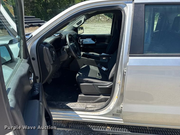 image for item EN4603 2020 Chevrolet  Silverado 1500 Crew Cab pickup truck