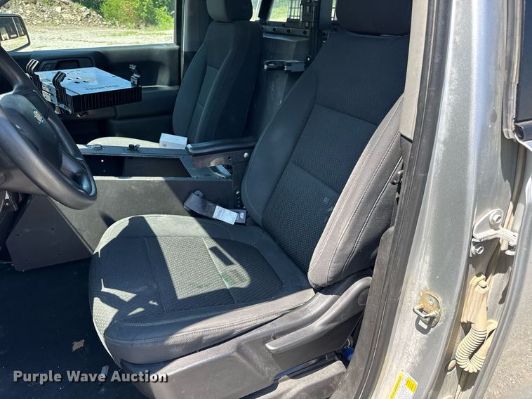 image for item EN4603 2020 Chevrolet  Silverado 1500 Crew Cab pickup truck