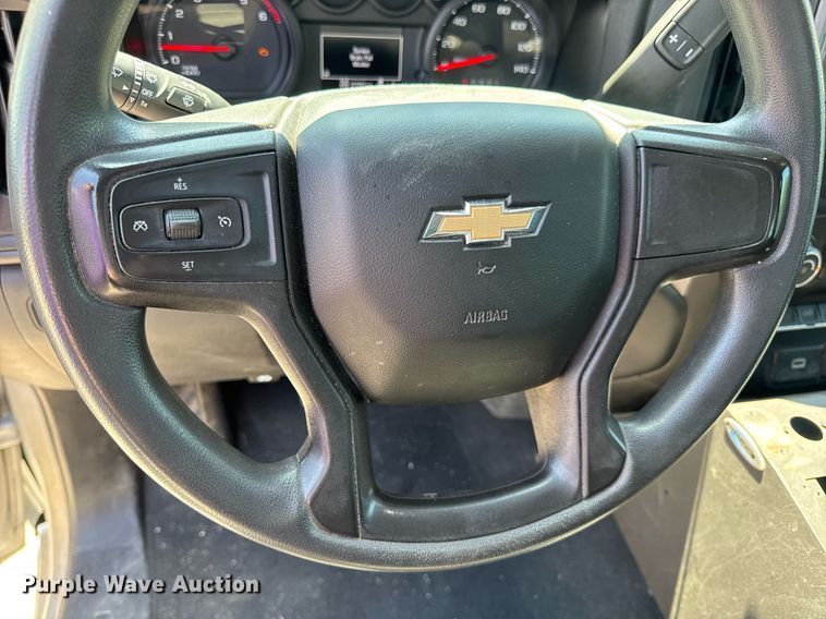 image for item EN4603 2020 Chevrolet  Silverado 1500 Crew Cab pickup truck