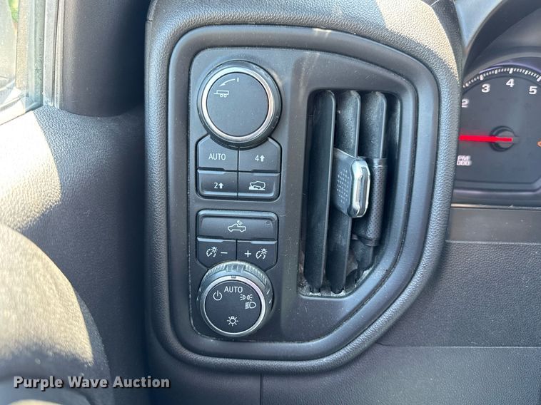 image for item EN4603 2020 Chevrolet  Silverado 1500 Crew Cab pickup truck