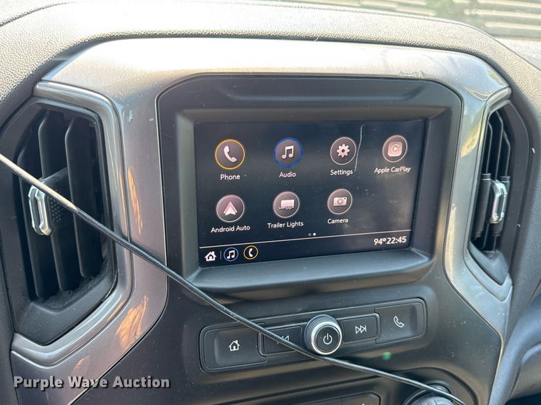 image for item EN4603 2020 Chevrolet  Silverado 1500 Crew Cab pickup truck