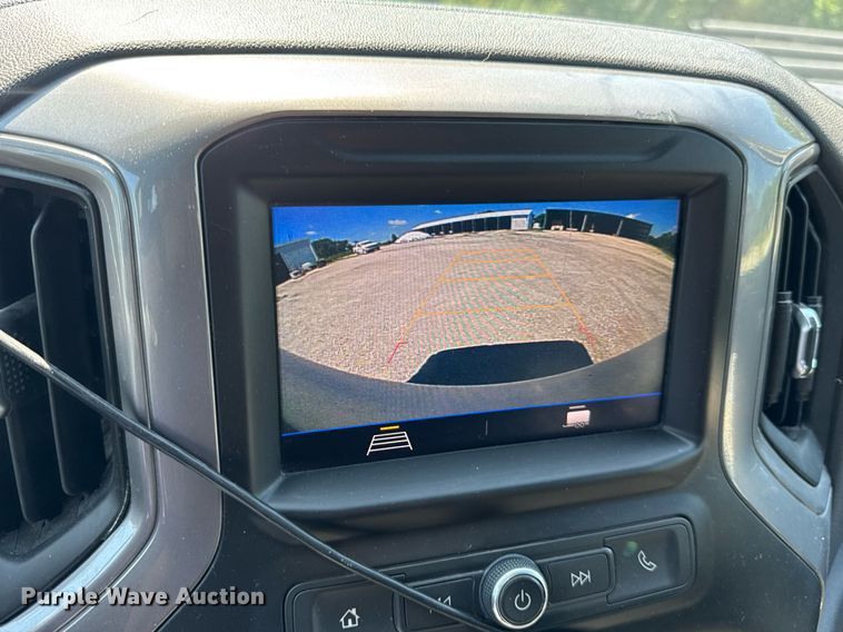 image for item EN4603 2020 Chevrolet  Silverado 1500 Crew Cab pickup truck