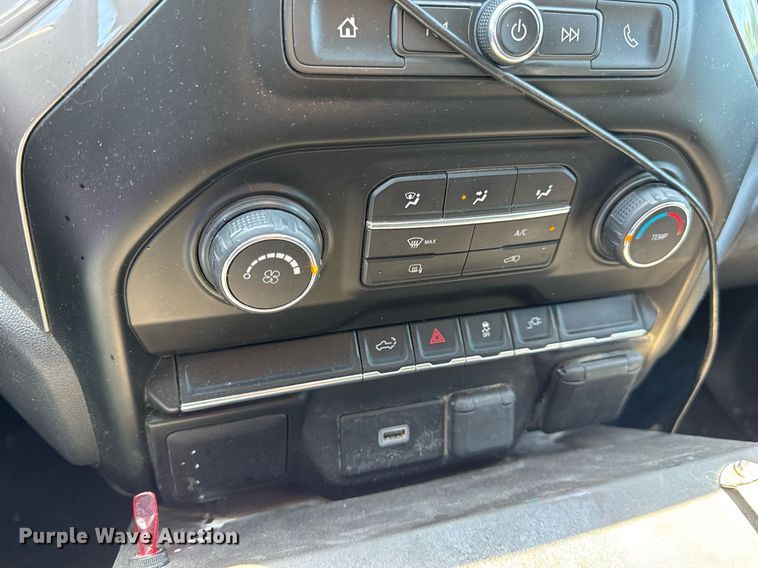 image for item EN4603 2020 Chevrolet  Silverado 1500 Crew Cab pickup truck