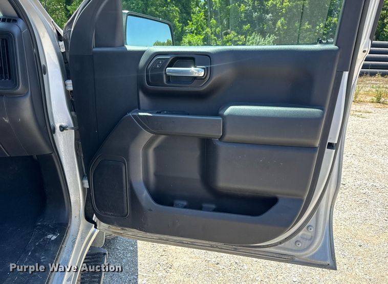 image for item EN4603 2020 Chevrolet  Silverado 1500 Crew Cab pickup truck