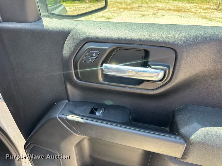 image for item EN4603 2020 Chevrolet  Silverado 1500 Crew Cab pickup truck