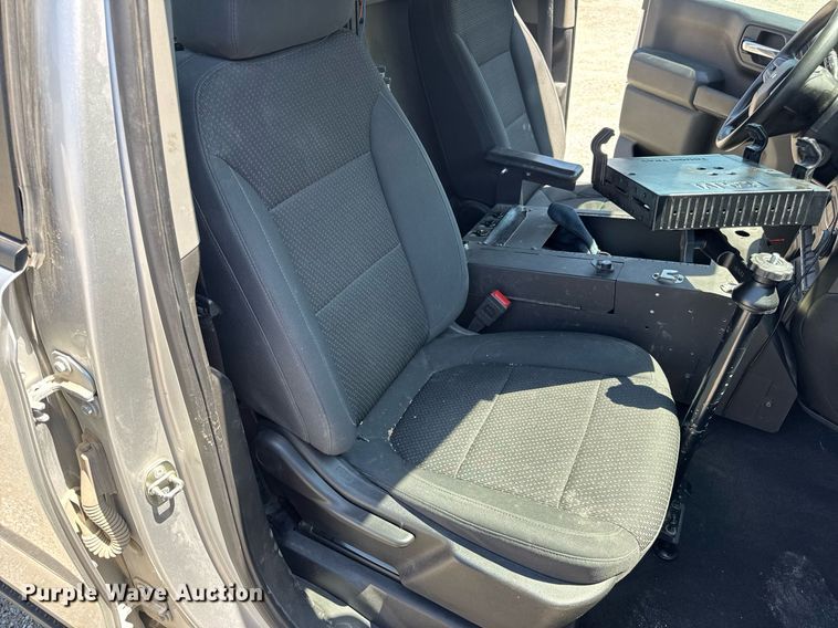 image for item EN4603 2020 Chevrolet  Silverado 1500 Crew Cab pickup truck