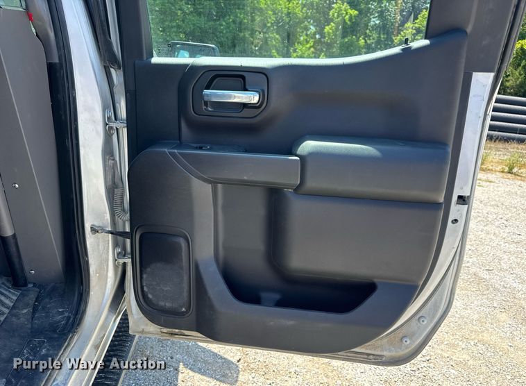 image for item EN4603 2020 Chevrolet  Silverado 1500 Crew Cab pickup truck