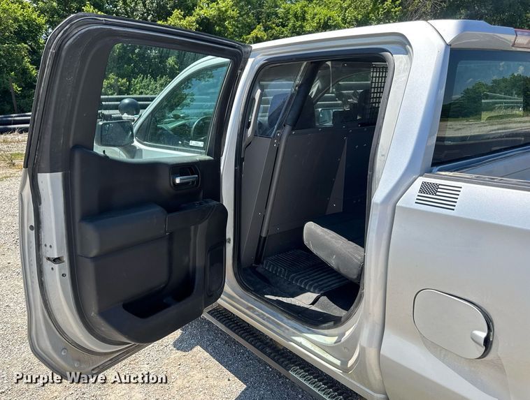 image for item EN4603 2020 Chevrolet  Silverado 1500 Crew Cab pickup truck