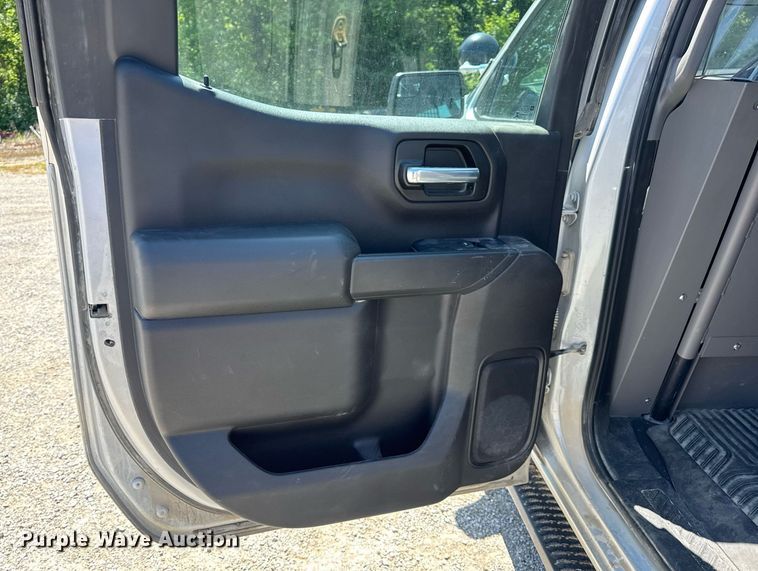 image for item EN4603 2020 Chevrolet  Silverado 1500 Crew Cab pickup truck