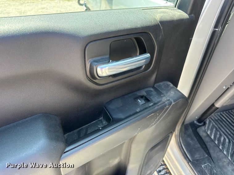 image for item EN4603 2020 Chevrolet  Silverado 1500 Crew Cab pickup truck