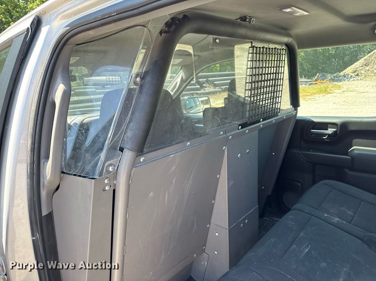 image for item EN4603 2020 Chevrolet  Silverado 1500 Crew Cab pickup truck