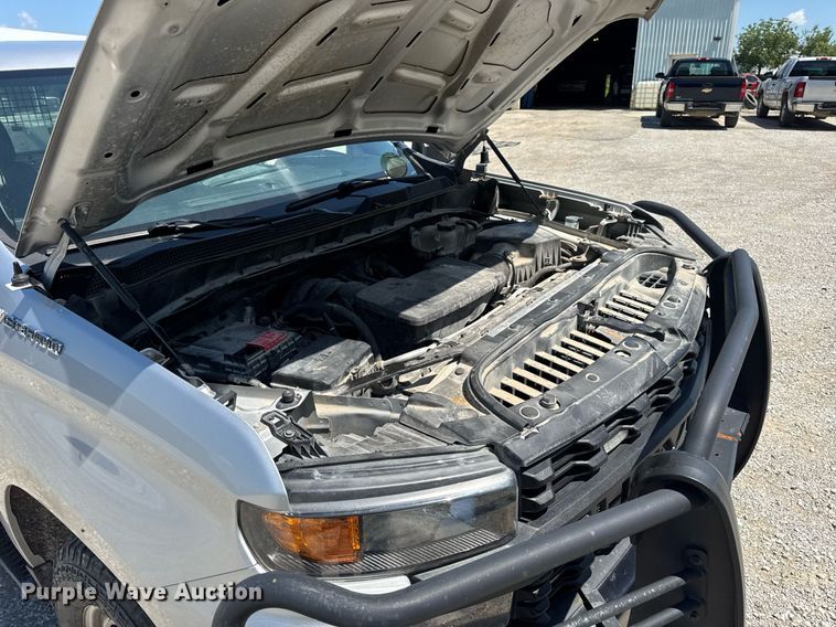 image for item EN4603 2020 Chevrolet  Silverado 1500 Crew Cab pickup truck