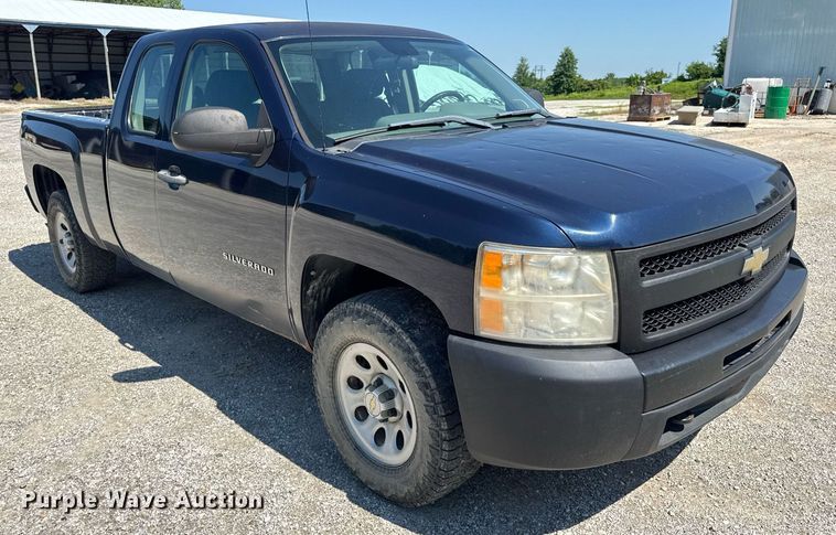 image for item EN4604 2011 Chevrolet  Silverado 1500 Ext. Cab pickup truck