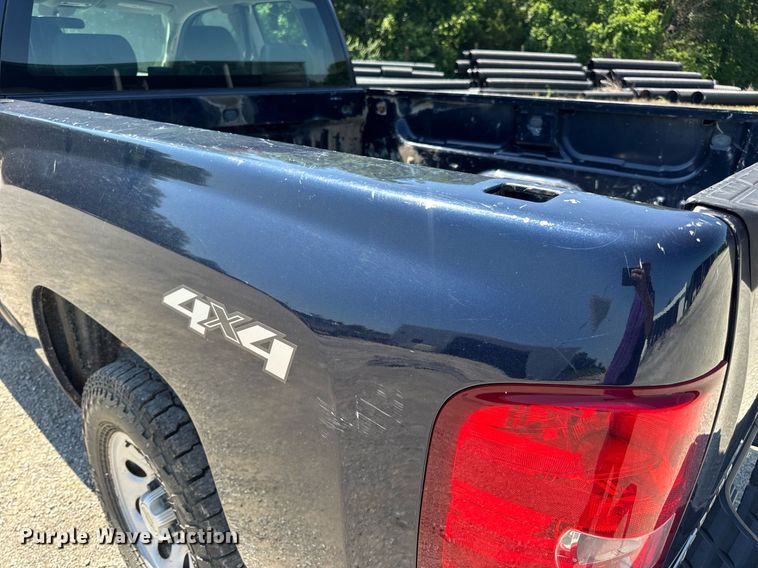 image for item EN4604 2011 Chevrolet  Silverado 1500 Ext. Cab pickup truck