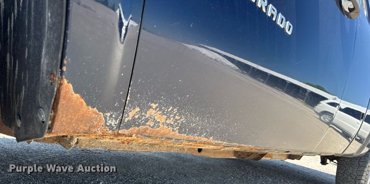 image for item EN4604 2011 Chevrolet  Silverado 1500 Ext. Cab pickup truck