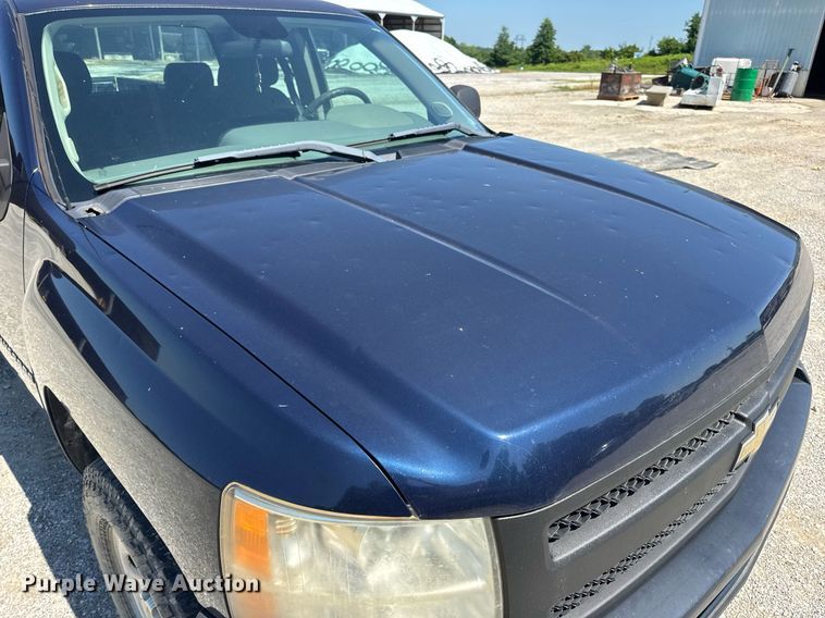 image for item EN4604 2011 Chevrolet  Silverado 1500 Ext. Cab pickup truck