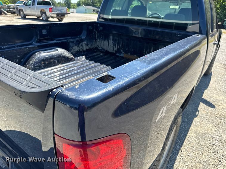 image for item EN4604 2011 Chevrolet  Silverado 1500 Ext. Cab pickup truck
