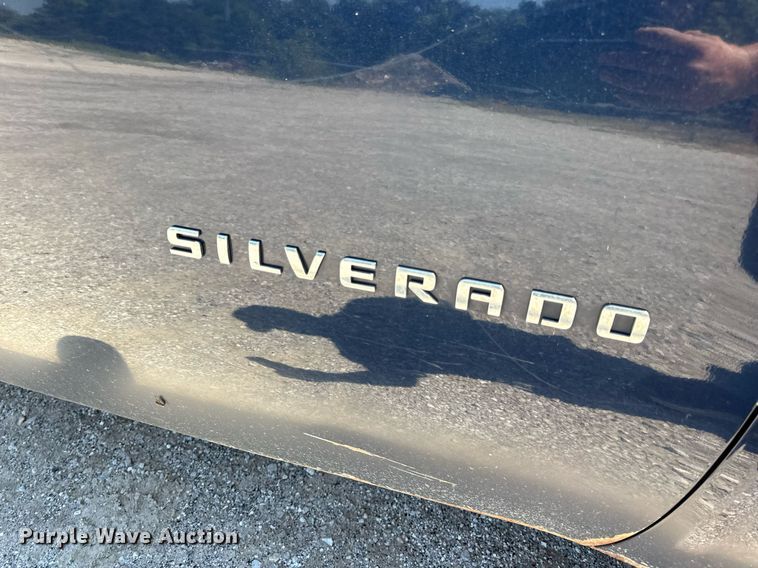 image for item EN4604 2011 Chevrolet  Silverado 1500 Ext. Cab pickup truck