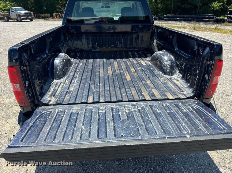 image for item EN4604 2011 Chevrolet  Silverado 1500 Ext. Cab pickup truck