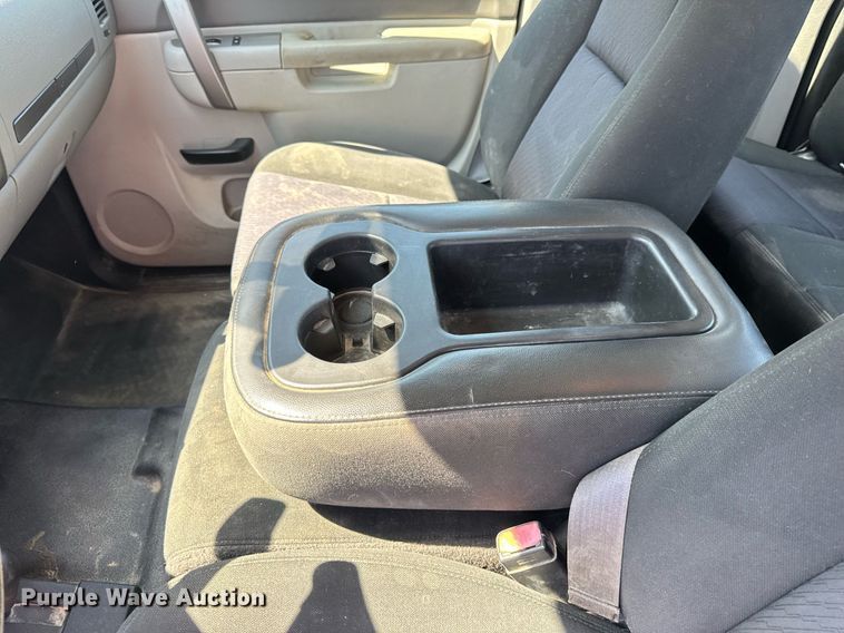 image for item EN4604 2011 Chevrolet  Silverado 1500 Ext. Cab pickup truck