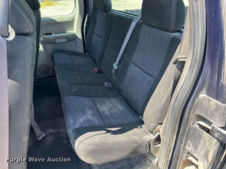 image for item EN4604 2011 Chevrolet  Silverado 1500 Ext. Cab pickup truck