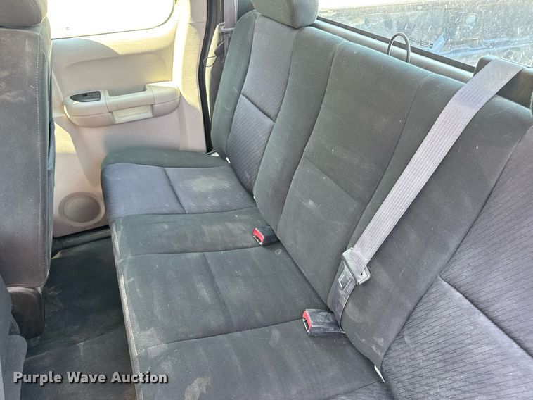 image for item EN4604 2011 Chevrolet  Silverado 1500 Ext. Cab pickup truck