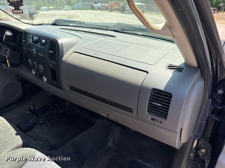 image for item EN4604 2011 Chevrolet  Silverado 1500 Ext. Cab pickup truck