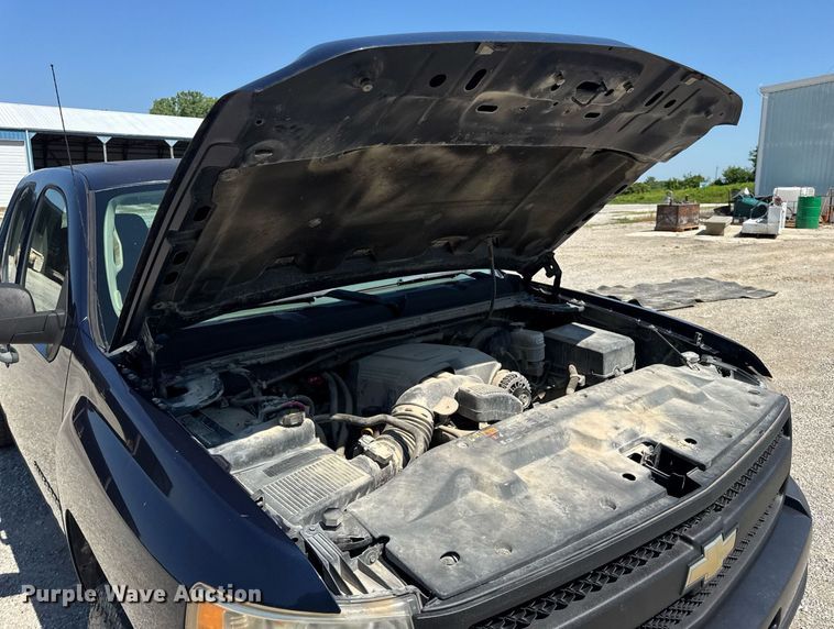 image for item EN4604 2011 Chevrolet  Silverado 1500 Ext. Cab pickup truck