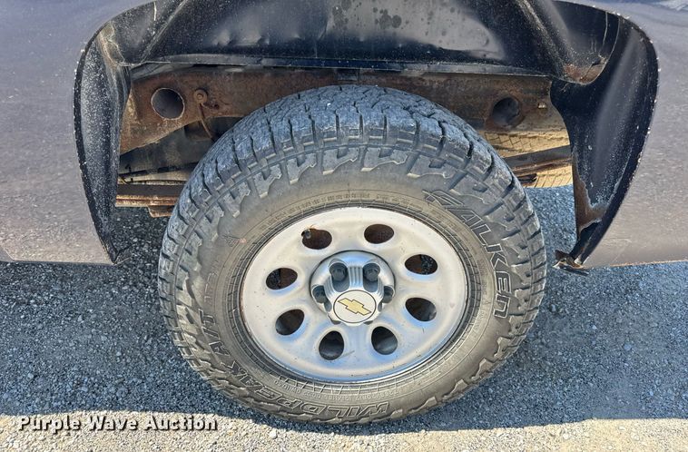 image for item EN4604 2011 Chevrolet  Silverado 1500 Ext. Cab pickup truck