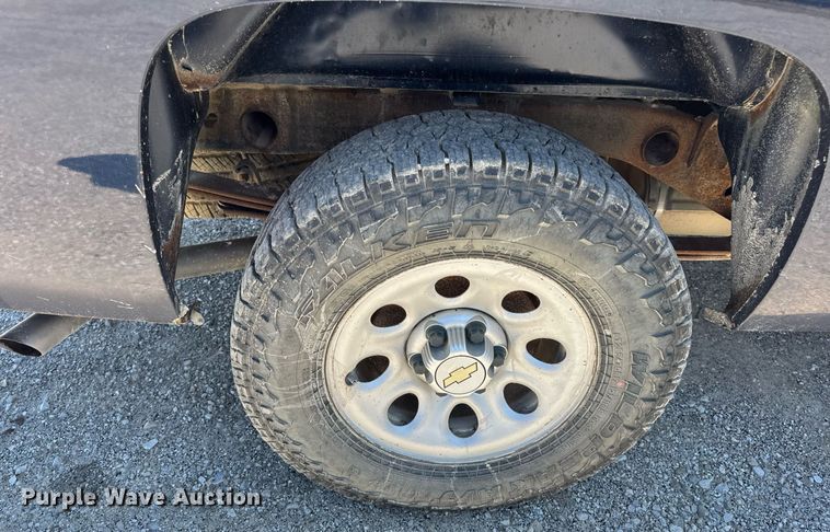 image for item EN4604 2011 Chevrolet  Silverado 1500 Ext. Cab pickup truck