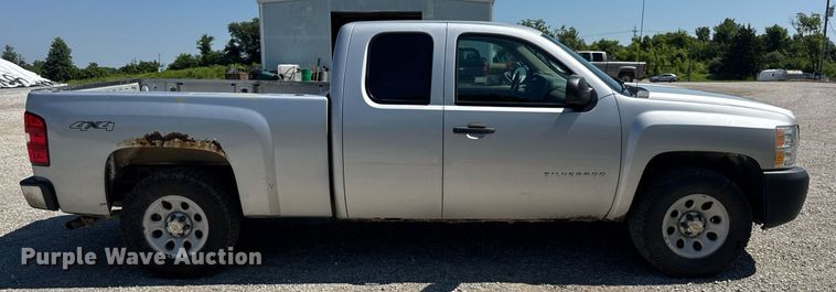 image for item EN4605 2012 Chevrolet  Silverado 1500 Ext. Cab pickup truck