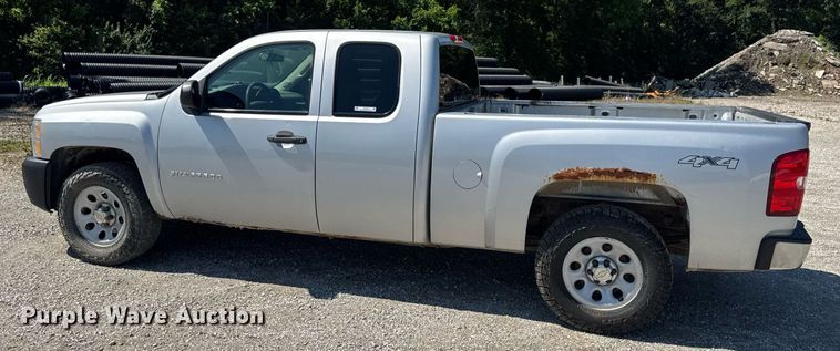image for item EN4605 2012 Chevrolet  Silverado 1500 Ext. Cab pickup truck