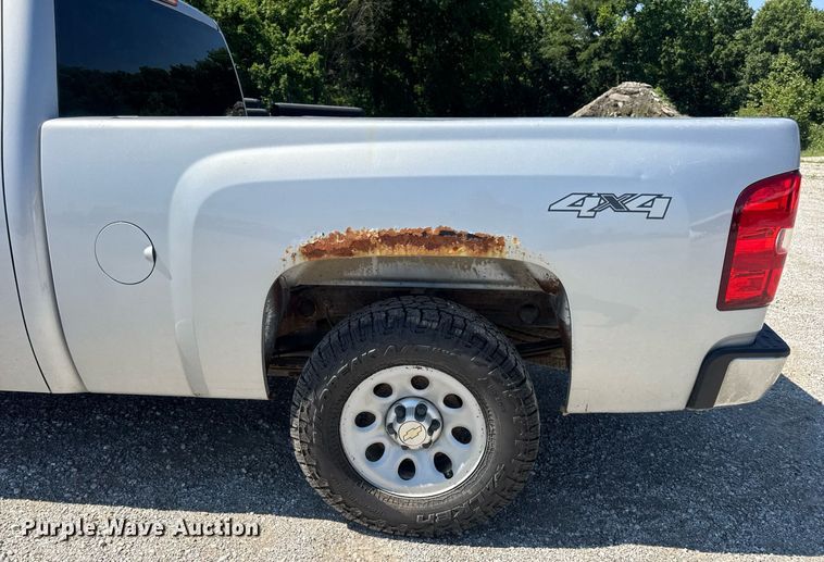 image for item EN4605 2012 Chevrolet  Silverado 1500 Ext. Cab pickup truck