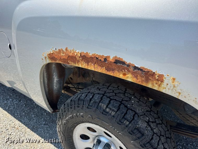 image for item EN4605 2012 Chevrolet  Silverado 1500 Ext. Cab pickup truck