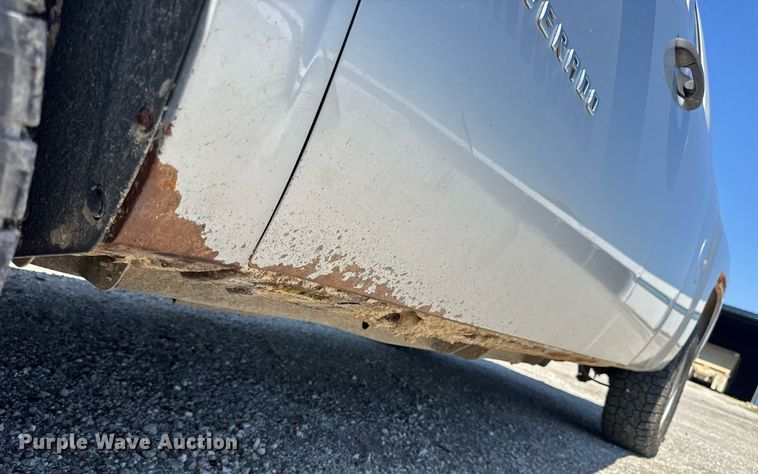 image for item EN4605 2012 Chevrolet  Silverado 1500 Ext. Cab pickup truck