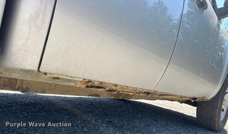 image for item EN4605 2012 Chevrolet  Silverado 1500 Ext. Cab pickup truck