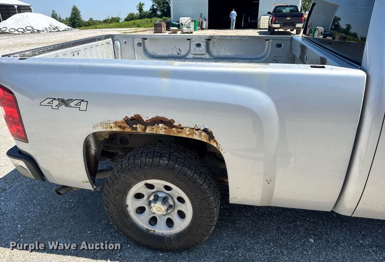 image for item EN4605 2012 Chevrolet  Silverado 1500 Ext. Cab pickup truck