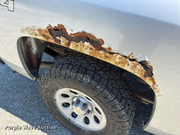 image for item EN4605 2012 Chevrolet  Silverado 1500 Ext. Cab pickup truck