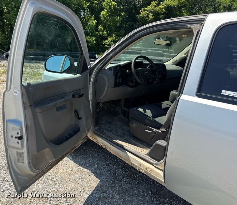 image for item EN4605 2012 Chevrolet  Silverado 1500 Ext. Cab pickup truck
