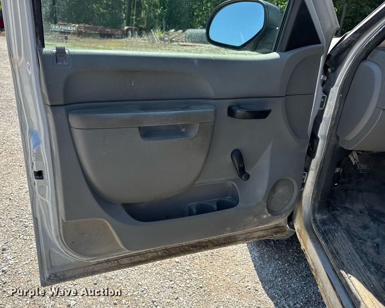 image for item EN4605 2012 Chevrolet  Silverado 1500 Ext. Cab pickup truck