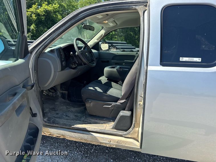 image for item EN4605 2012 Chevrolet  Silverado 1500 Ext. Cab pickup truck