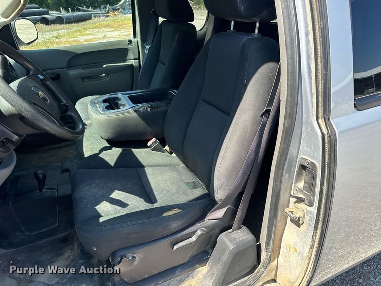 image for item EN4605 2012 Chevrolet  Silverado 1500 Ext. Cab pickup truck