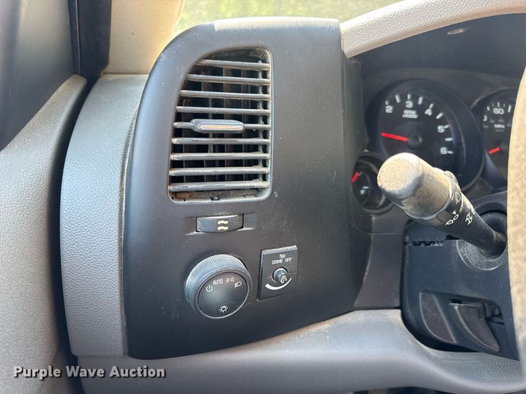 image for item EN4605 2012 Chevrolet  Silverado 1500 Ext. Cab pickup truck