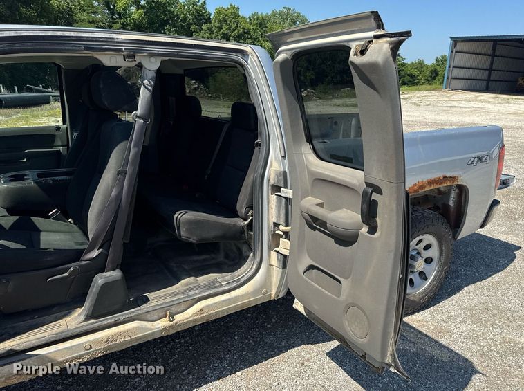 image for item EN4605 2012 Chevrolet  Silverado 1500 Ext. Cab pickup truck