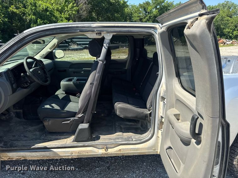 image for item EN4605 2012 Chevrolet  Silverado 1500 Ext. Cab pickup truck